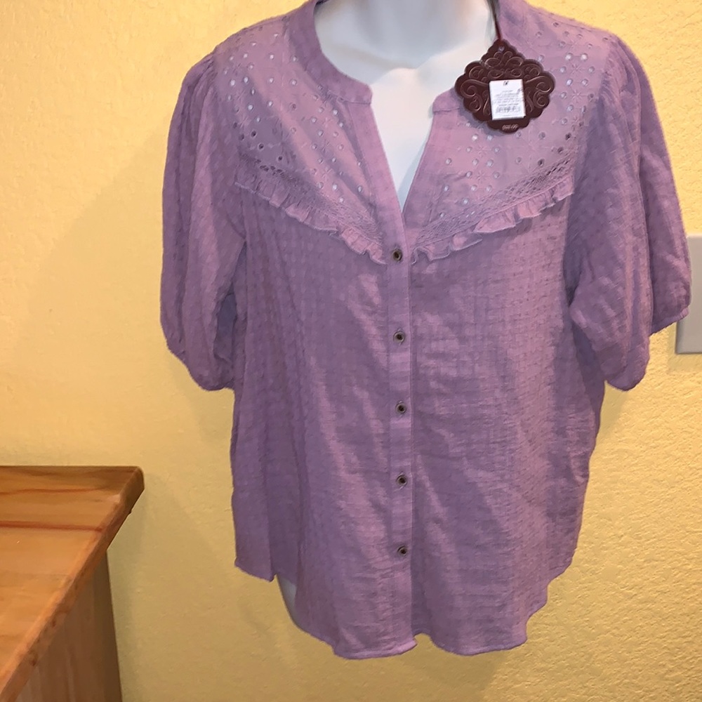 NWT Blouse size Medium by: KNOX ROSE